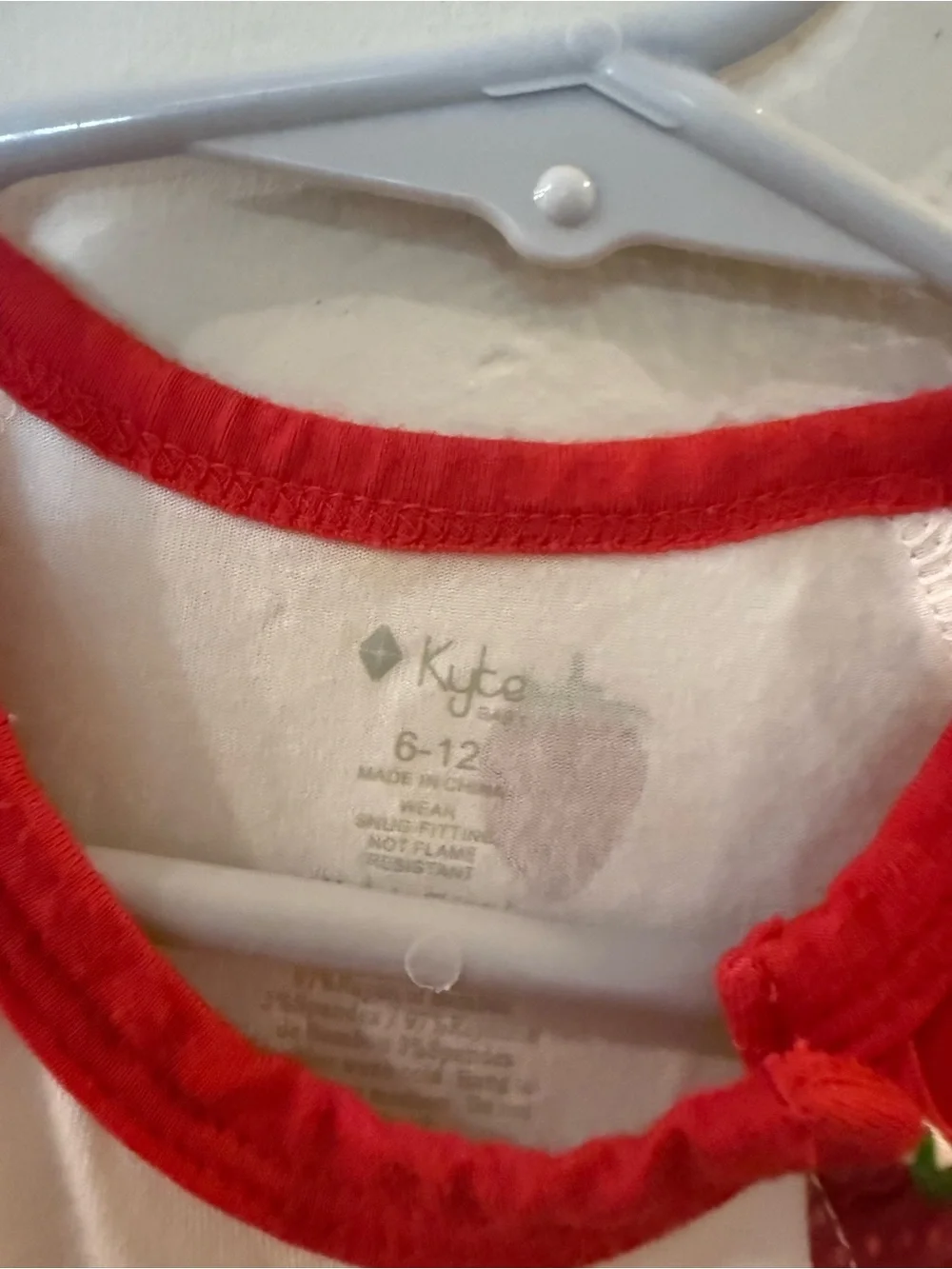 Kyte baby strawberry shortall bamboo 6-12 months